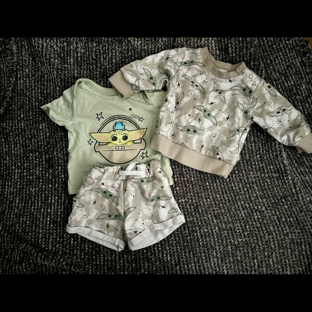 Baby Yoda set